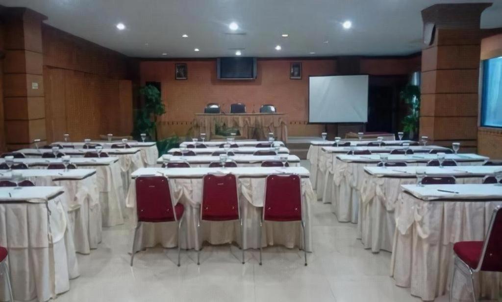 Grand Hotel Jambi Exterior foto